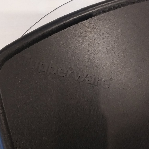 Tupperware 3 Compartment Divided Dish With Vent - Picture 4 of 6